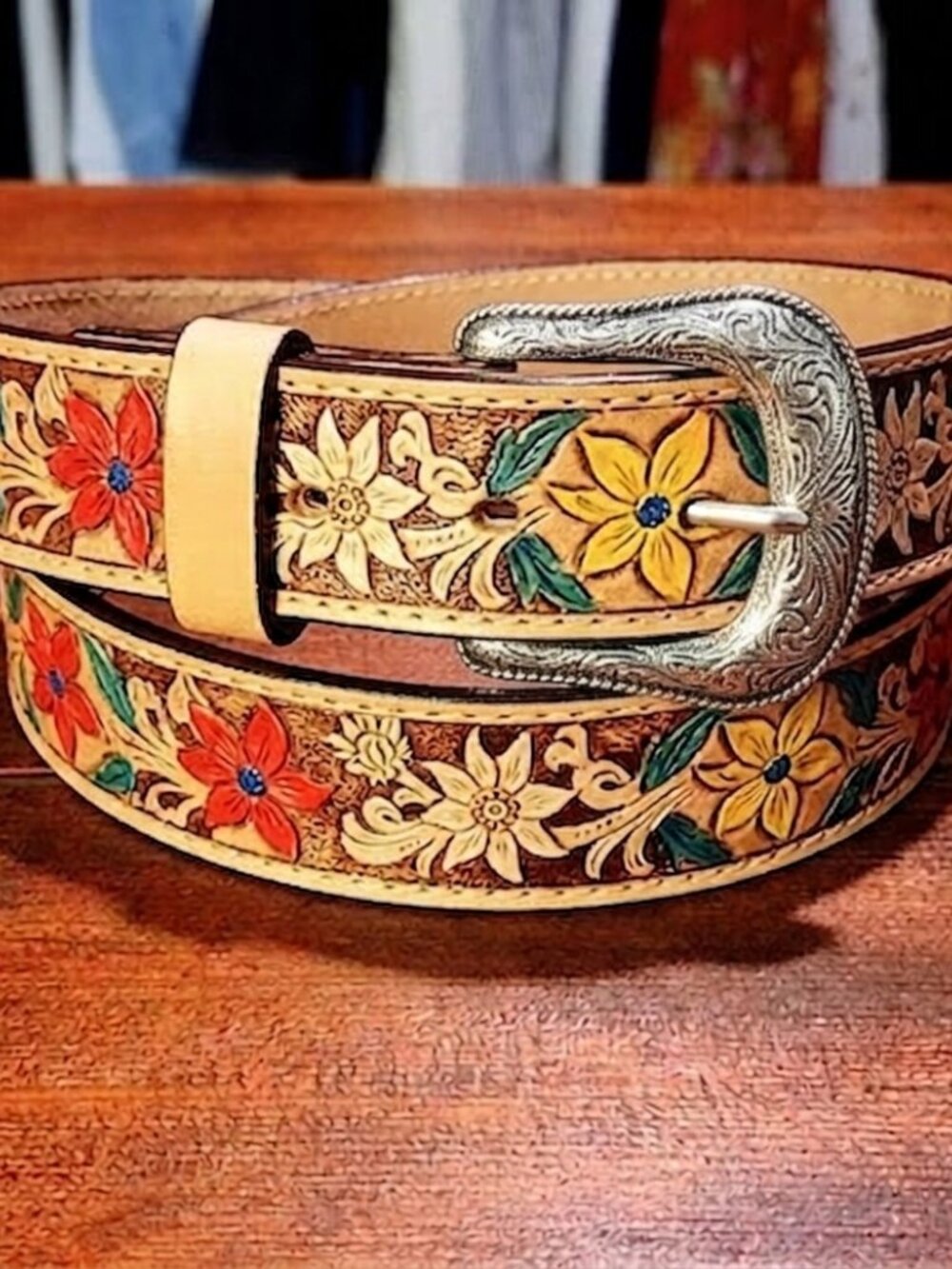 NWOT Tooled Leather Floral Belt - Picture 2 of 4